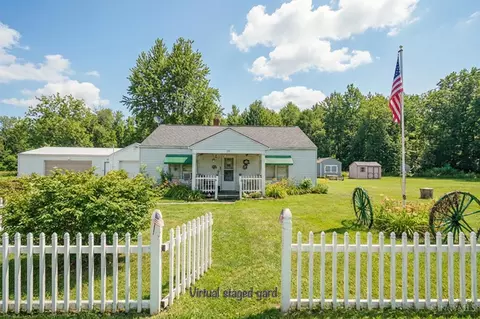 83 Main St, Mowrystown, OH 45155