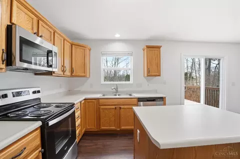 Kitchen - 637 Ellen Dr, Cincinnati, OH 45255 photo 2 of 5