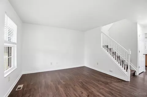 Living - 637 Ellen Dr, Cincinnati, OH 45255 photo 2 of 10