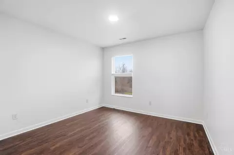 Bedroom - 637 Ellen Dr, Cincinnati, OH 45255 photo 2 of 3