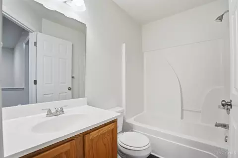 Bath - 637 Ellen Dr, Cincinnati, OH 45255 photo 7 of 9