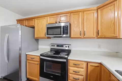 Kitchen - 637 Ellen Dr, Cincinnati, OH 45255 photo 5 of 5