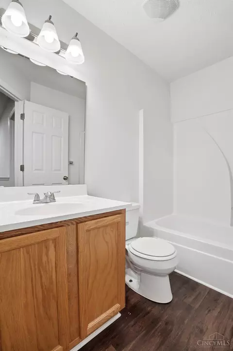 Bath - 637 Ellen Dr, Cincinnati, OH 45255 photo 8 of 9