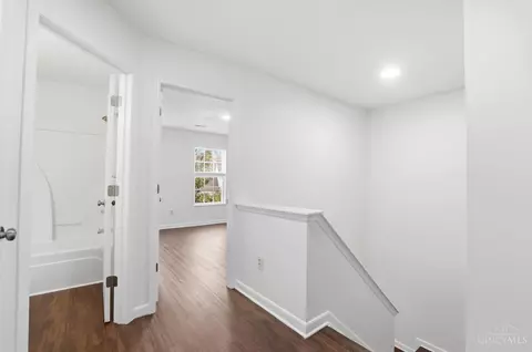 Entry Way - 637 Ellen Dr, Cincinnati, OH 45255 photo 3 of 3