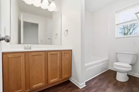 Bath - 637 Ellen Dr, Cincinnati, OH 45255 photo 3 of 9