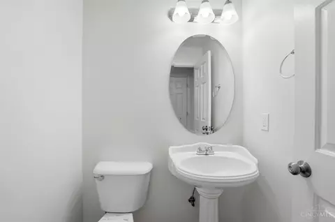 Bath - 637 Ellen Dr, Cincinnati, OH 45255 photo 1 of 9