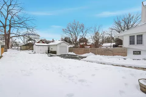 Exterior - 3902 Taft Ave, Cheviot, OH 45211 photo 10 of 10