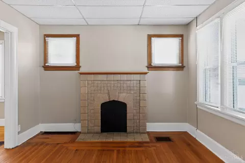 Living - 2867 Shaffer Ave, Cincinnati, OH 45211 photo 3 of 3