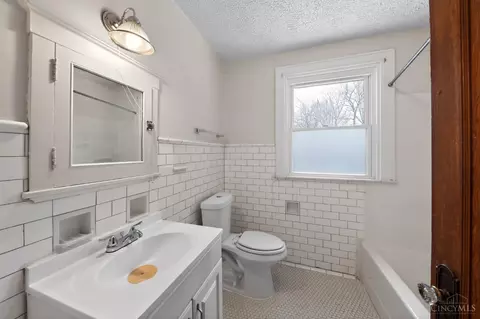 Bath - 2867 Shaffer Ave, Cincinnati, OH 45211 photo 1 of 2