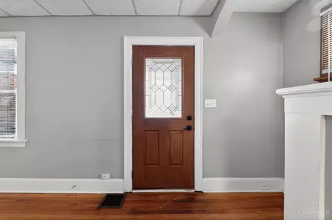Entry Way - 2867 Shaffer Ave, Cincinnati, OH 45211 photo 1 of 2