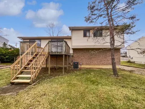 Exterior - 1632 Forester Dr, Cincinnati, OH 45240 photo 2 of 3