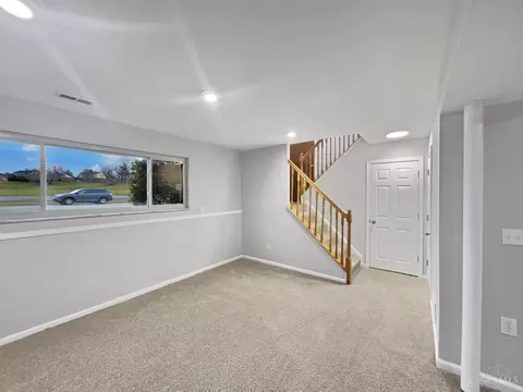 Living - 1632 Forester Dr, Cincinnati, OH 45240 photo 6 of 7