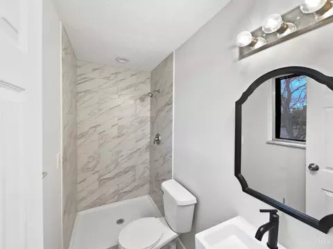 Bath - 1632 Forester Dr, Cincinnati, OH 45240 photo 1 of 3