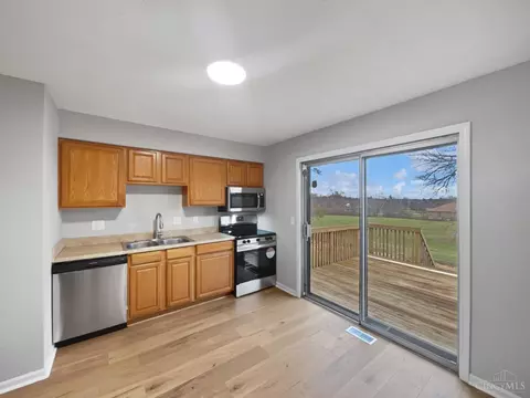 Kitchen - 1632 Forester Dr, Cincinnati, OH 45240 photo 2 of 2
