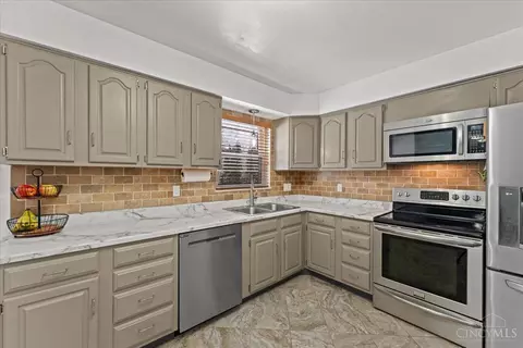 3905 Springoak Dr, Cincinnati, OH 45248 photo 14