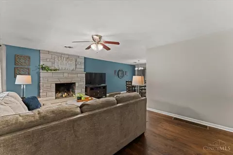 3905 Springoak Dr, Cincinnati, OH 45248 photo 6