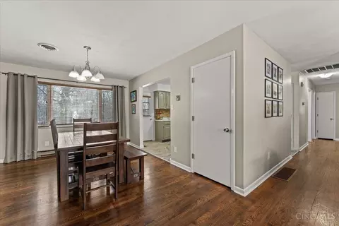 3905 Springoak Dr, Cincinnati, OH 45248 photo 4
