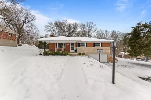 3905 Springoak Dr, Cincinnati, OH 45248