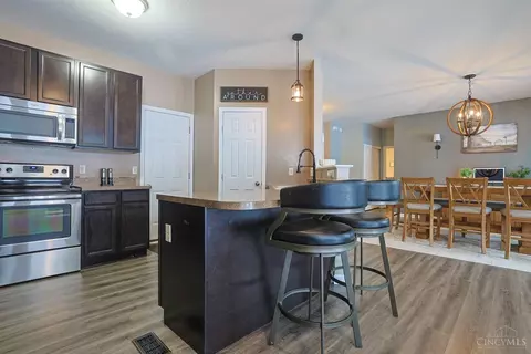 Kitchen - 1539 Sefton Dr, Harrison, OH 45030 photo 1 of 3