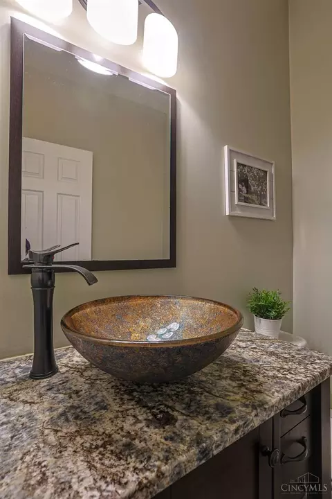 Bath - 1539 Sefton Dr, Harrison, OH 45030 photo 6 of 7
