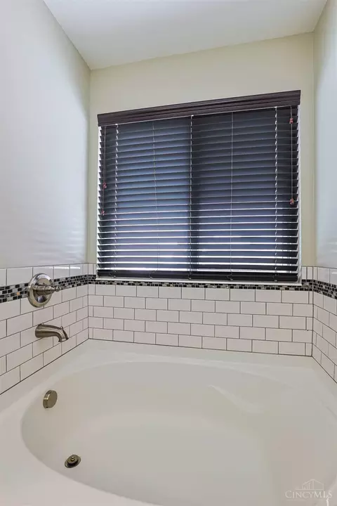 Bath - 1539 Sefton Dr, Harrison, OH 45030 photo 7 of 7