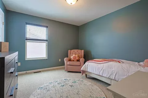 Bedroom - 1539 Sefton Dr, Harrison, OH 45030 photo 6 of 7