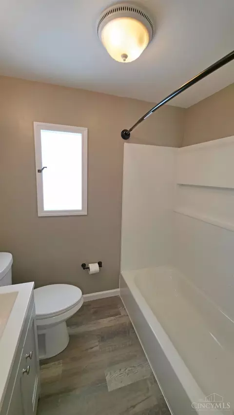 Bath - 3454 Eyrich Rd, Cincinnati, OH 45248 photo 3 of 5