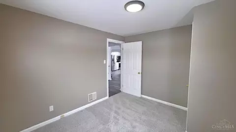 Bedroom - 3454 Eyrich Rd, Cincinnati, OH 45248 photo 2 of 5