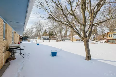 Exterior - 906 Garnoa Dr, Cincinnati, OH 45231 photo 3 of 10