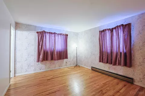 Bedroom - 906 Garnoa Dr, Cincinnati, OH 45231 photo 1 of 6
