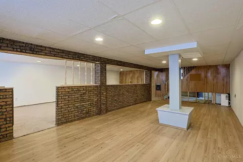 Living - 906 Garnoa Dr, Cincinnati, OH 45231 photo 5 of 5