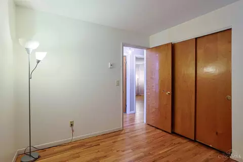 Bedroom - 906 Garnoa Dr, Cincinnati, OH 45231 photo 6 of 6