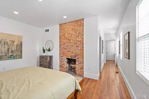 Entry Way - 3120 Hackberry St, Cincinnati, OH 45207 photo 6 of 7