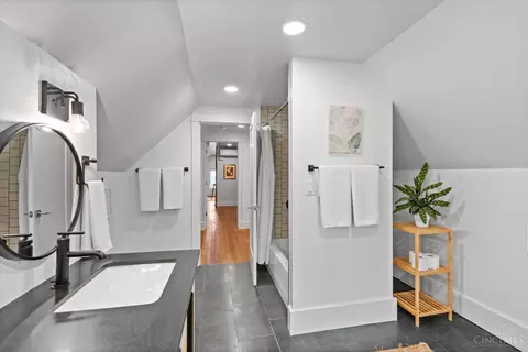 Bath - 3120 Hackberry St, Cincinnati, OH 45207 photo 8 of 8
