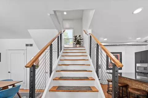 Entry Way - 3120 Hackberry St, Cincinnati, OH 45207 photo 3 of 7