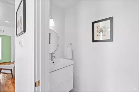 Entry Way - 3120 Hackberry St, Cincinnati, OH 45207 photo 1 of 7