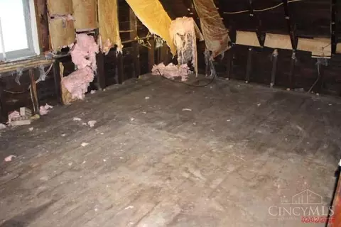 Bedroom - 3158 River Rd, Cincinnati, OH 45204 photo 6 of 6