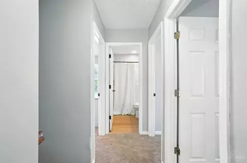 Entry Way - 671 Mccormick Ln, Cincinnati, OH 45245 photo 8 of 9