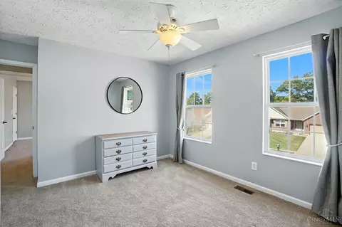 Bedroom - 671 Mccormick Ln, Cincinnati, OH 45245 photo 5 of 9