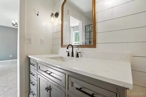 Bath - 671 Mccormick Ln, Cincinnati, OH 45245 photo 3 of 6