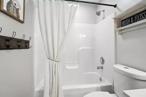 Bath - 671 Mccormick Ln, Cincinnati, OH 45245 photo 6 of 6