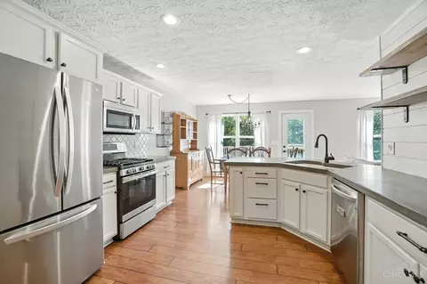 Kitchen - 671 Mccormick Ln, Cincinnati, OH 45245 photo 3 of 5