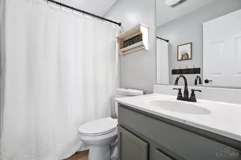 Bath - 671 Mccormick Ln, Cincinnati, OH 45245 photo 5 of 6