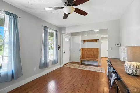 Entry Way - 671 Mccormick Ln, Cincinnati, OH 45245 photo 5 of 9