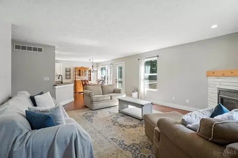 Living - 671 Mccormick Ln, Cincinnati, OH 45245 photo 3 of 6