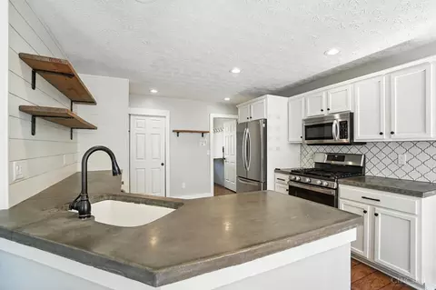 Kitchen - 671 Mccormick Ln, Cincinnati, OH 45245 photo 1 of 5