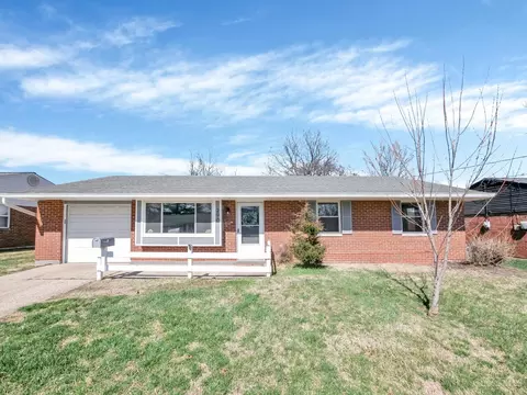 290 Nelson Ln, Springdale, OH 45246