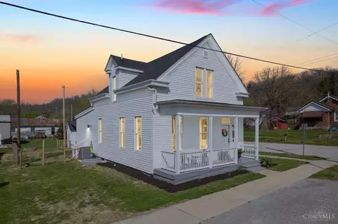 210 John St, Higginsport, OH 45131
