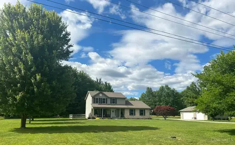 162 Black Hawk Dr, Sardinia, OH 45171