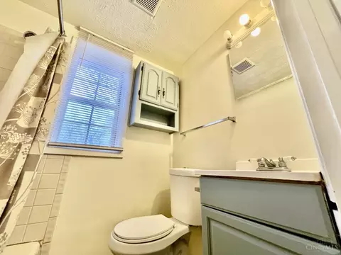 2281 Galbraith Rd, Cincinnati, OH 45237 photo 8